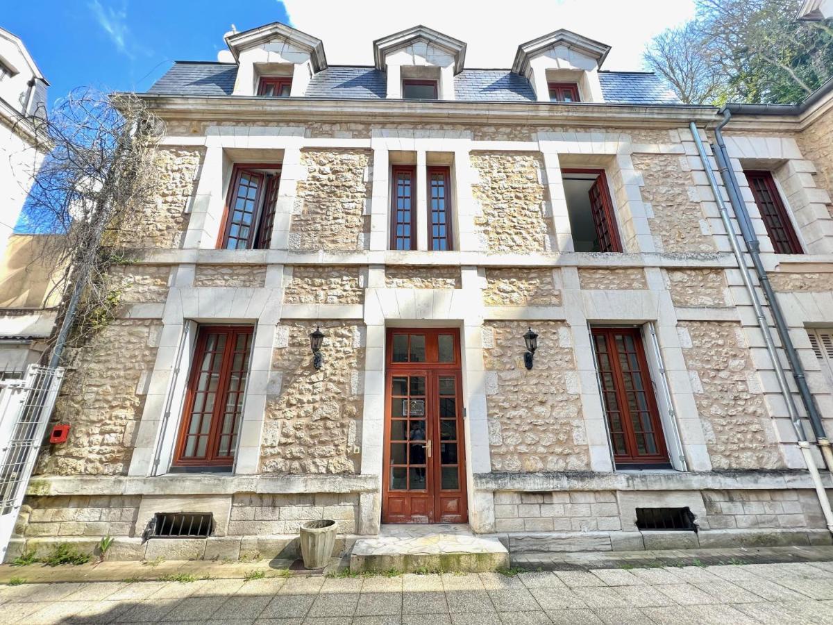 Le Melusine , A 50M De La Gare De Poitiers Apartment Luaran gambar