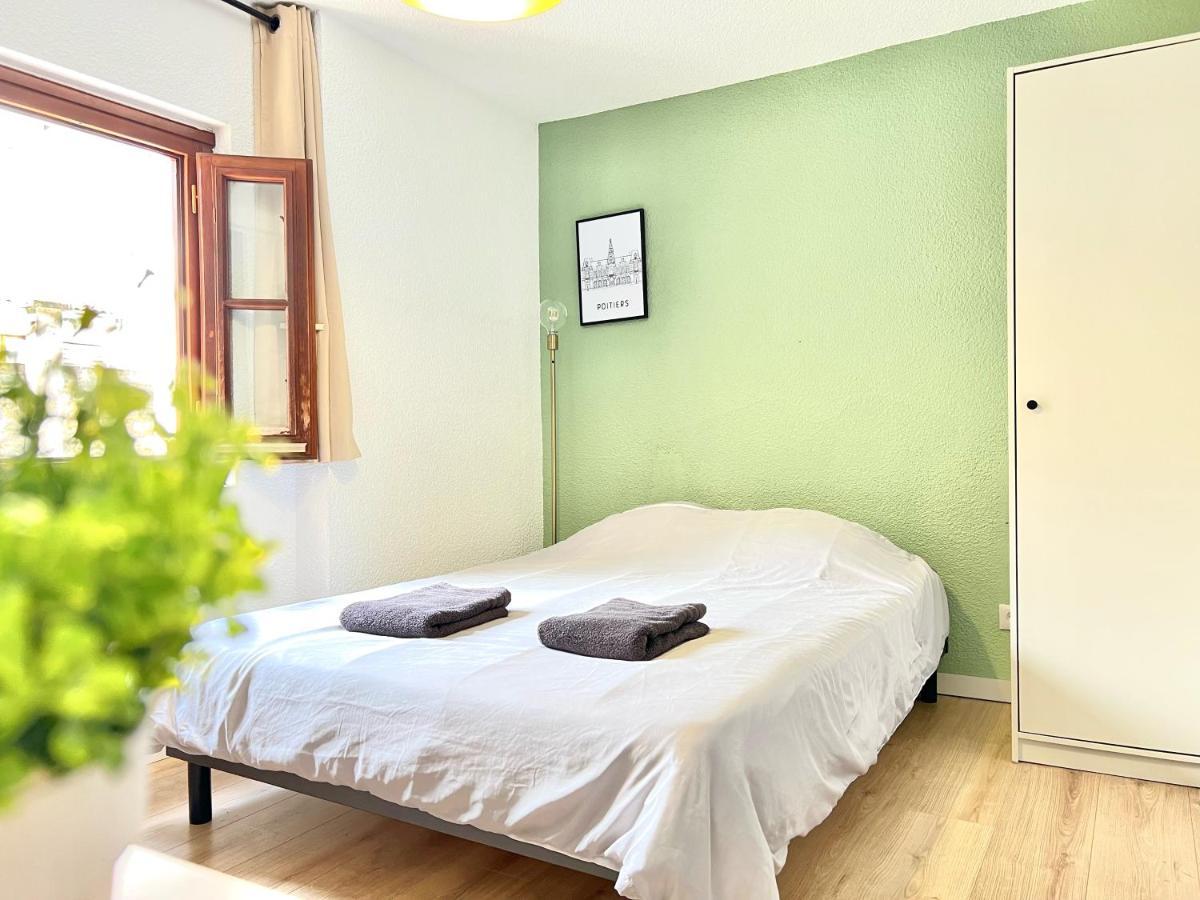 Le Melusine , A 50M De La Gare De Poitiers Apartment Luaran gambar